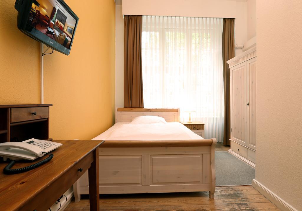 Hotel Amsterdam Гамбург Номер фото